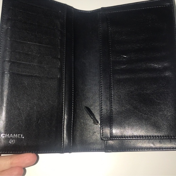 AUTHENTIC CAMILLA CHANEL SNAP WALLET (Limited Addition) - Picture 8 of 11